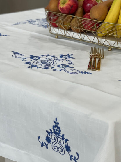 Tablecloth_BlueFlowers_Alt